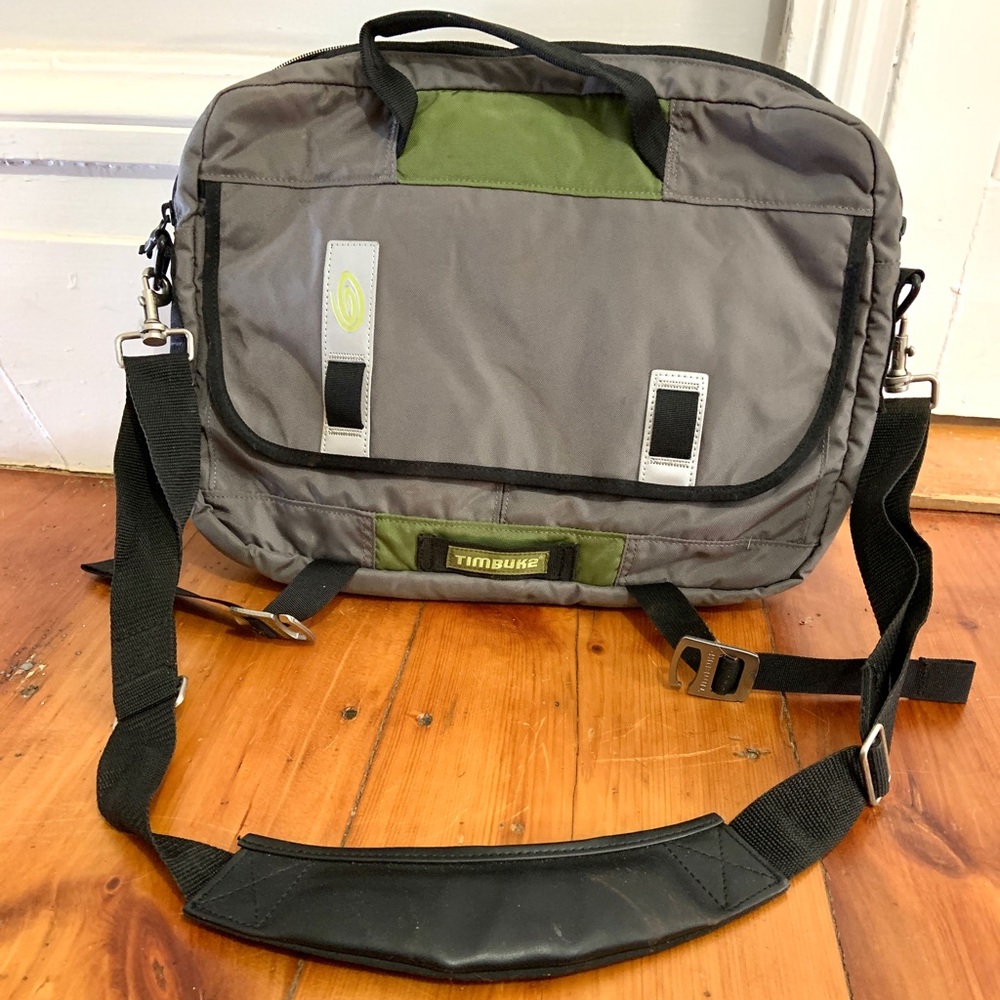 Timbuk2 computer bag, messenger. Green and grey